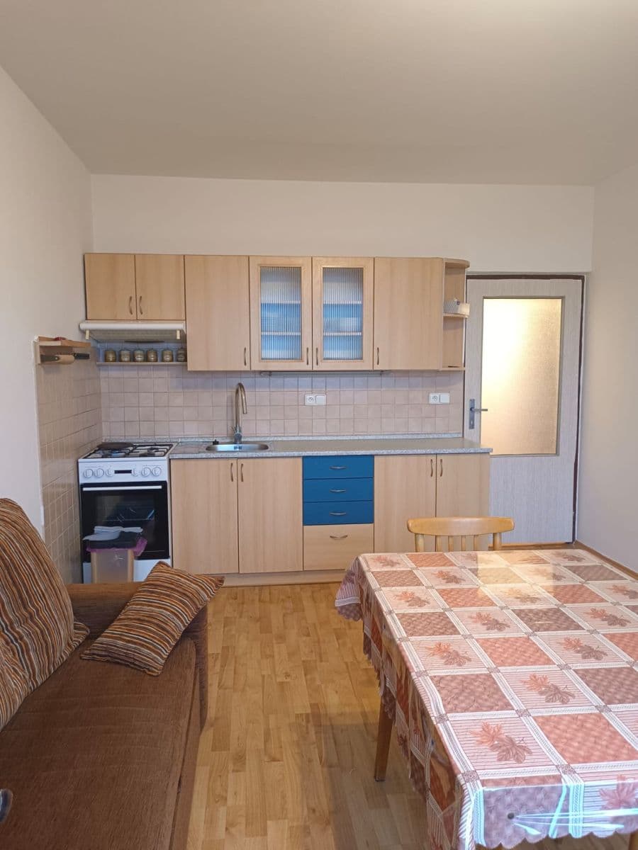 1 bedroom with open-plan kitchen flat to rent, 47 m², Durychova, Hradec Králové, Královéhradecký Region 1 bedroom with open-plan kitchen flat to rent, 47 m², Durychova, Hradec Králové, Královéhradecký Region