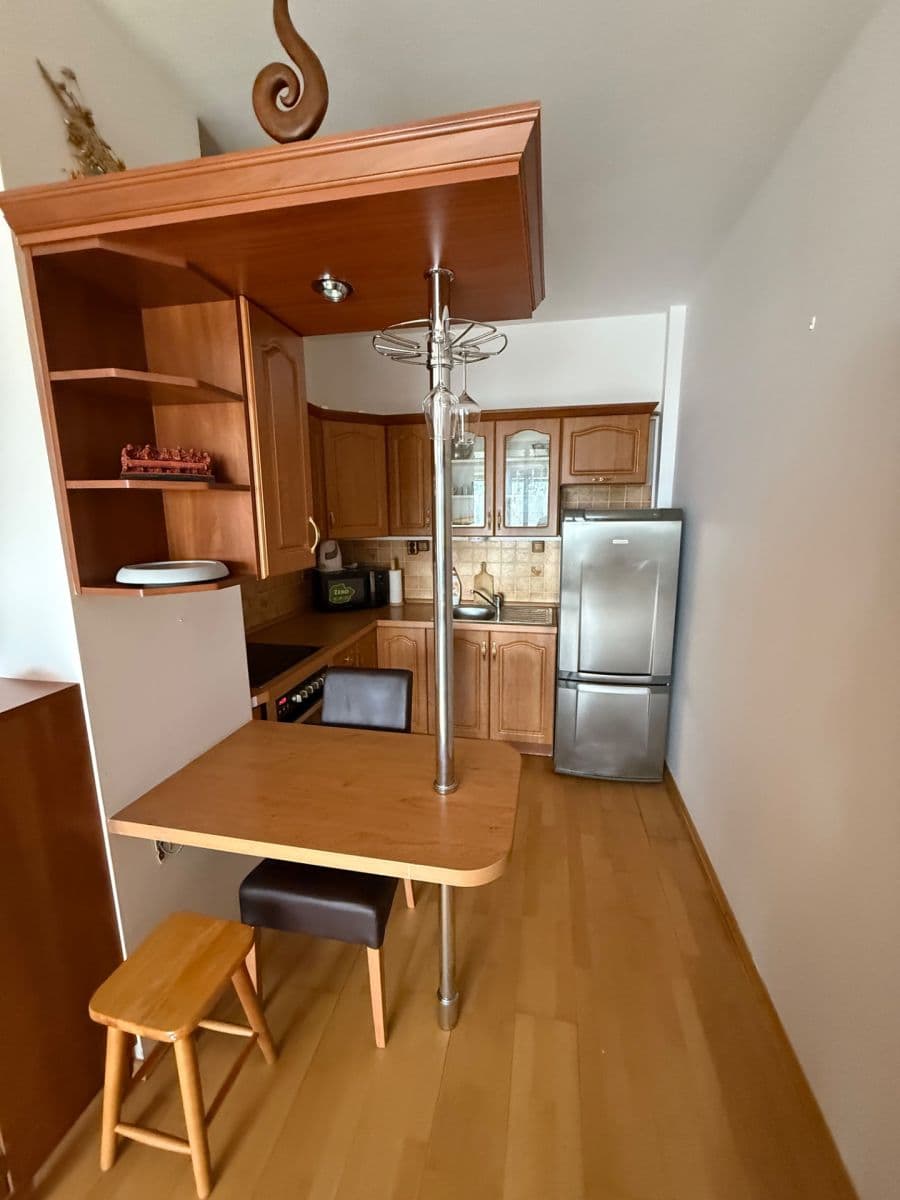 Studio flat to rent, 35 m², Malkovského, Prague, Prague Studio flat to rent, 35 m², Malkovského, Prague, Prague