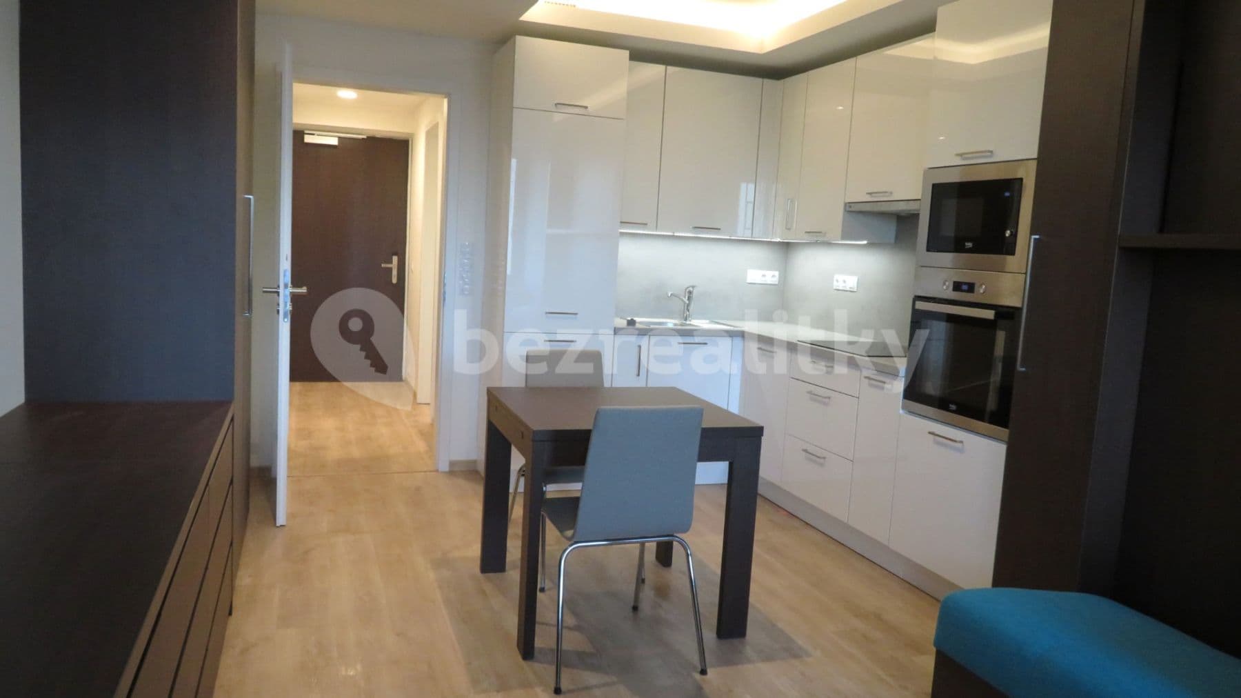 Studio flat to rent, 30 m², Mukařovského, Prague, Prague Studio flat to rent, 30 m², Mukařovského, Prague, Prague