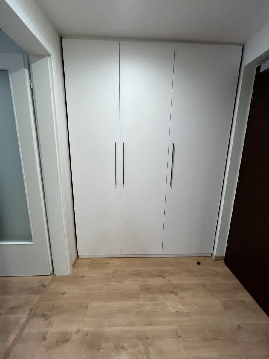 Studio flat to rent, 30 m², Mukařovského, Prague, Prague Studio flat to rent, 30 m², Mukařovského, Prague, Prague