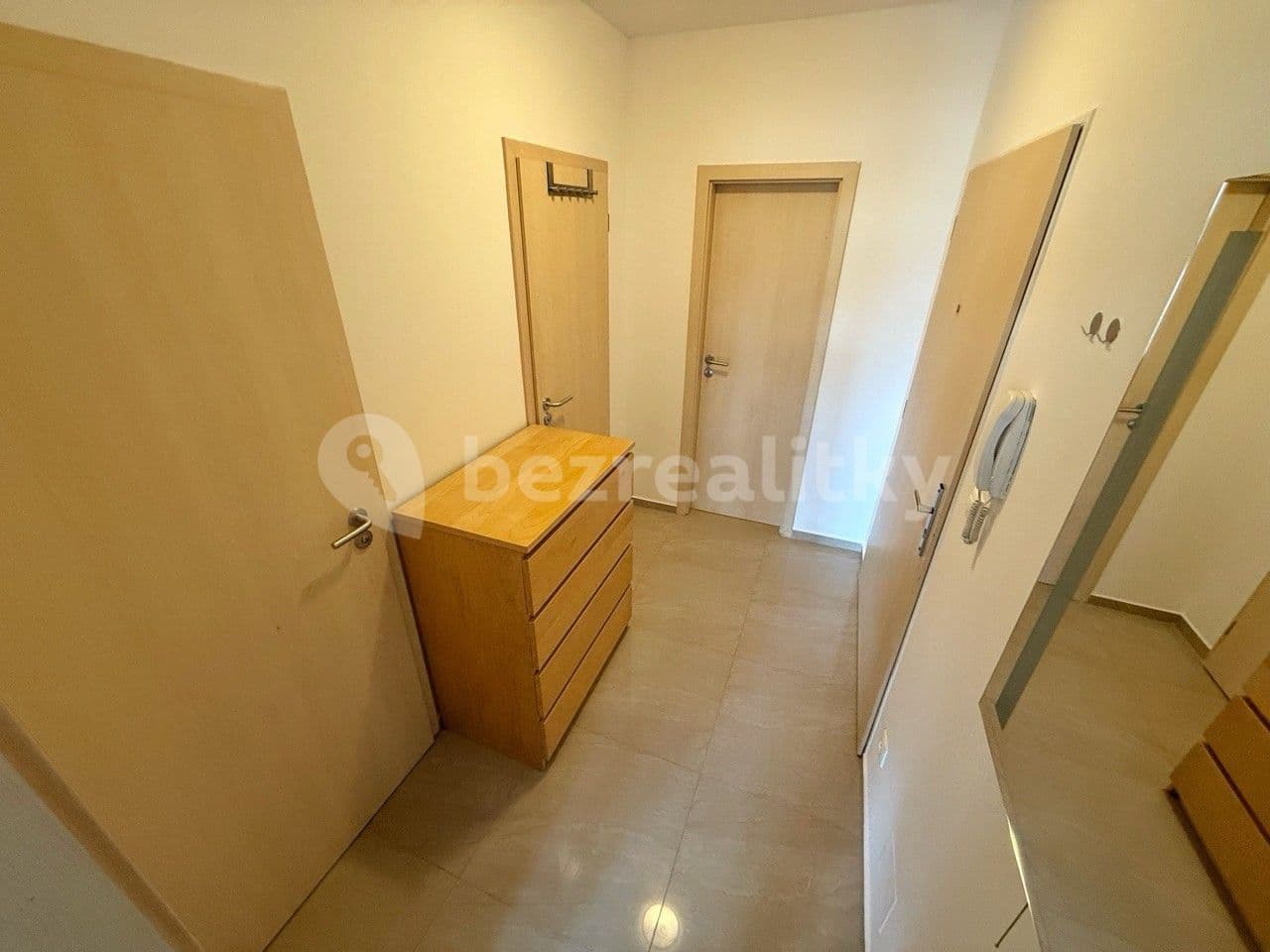 Studio flat to rent, 34 m², U Hostavického potoka, Prague, Prague Studio flat to rent, 34 m², U Hostavického potoka, Prague, Prague