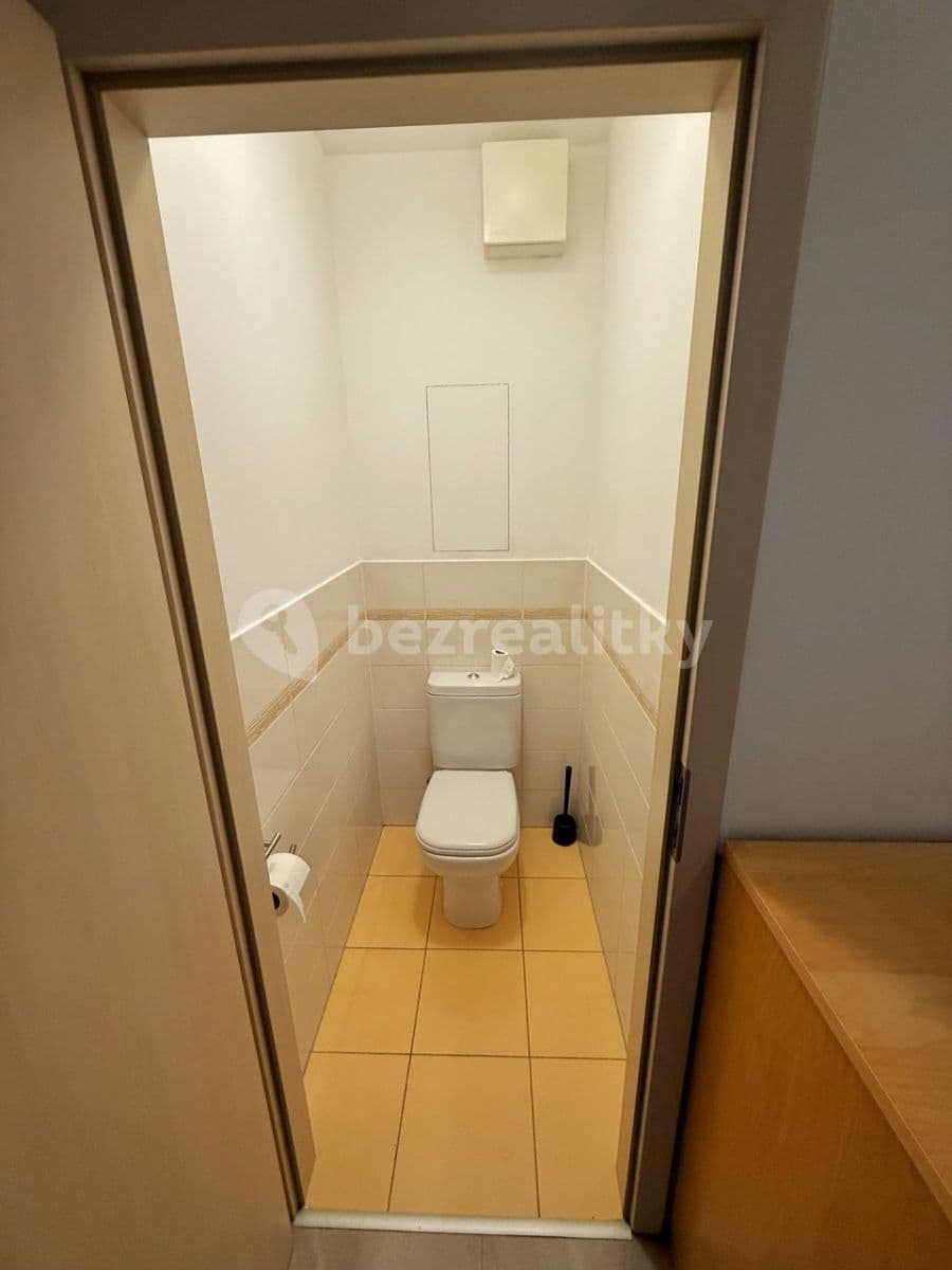 Studio flat to rent, 34 m², U Hostavického potoka, Prague, Prague Studio flat to rent, 34 m², U Hostavického potoka, Prague, Prague