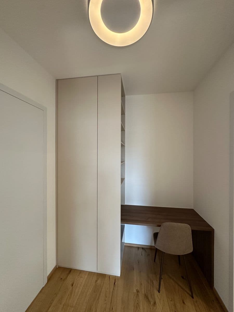 1 bedroom with open-plan kitchen flat to rent, 64 m², Závišova, Prague, Prague 1 bedroom with open-plan kitchen flat to rent, 64 m², Závišova, Prague, Prague