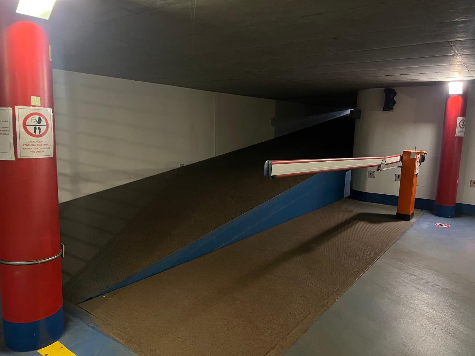 garage to rent, 12 m², Kamenická, Prague, Prague garage to rent, 12 m², Kamenická, Prague, Prague