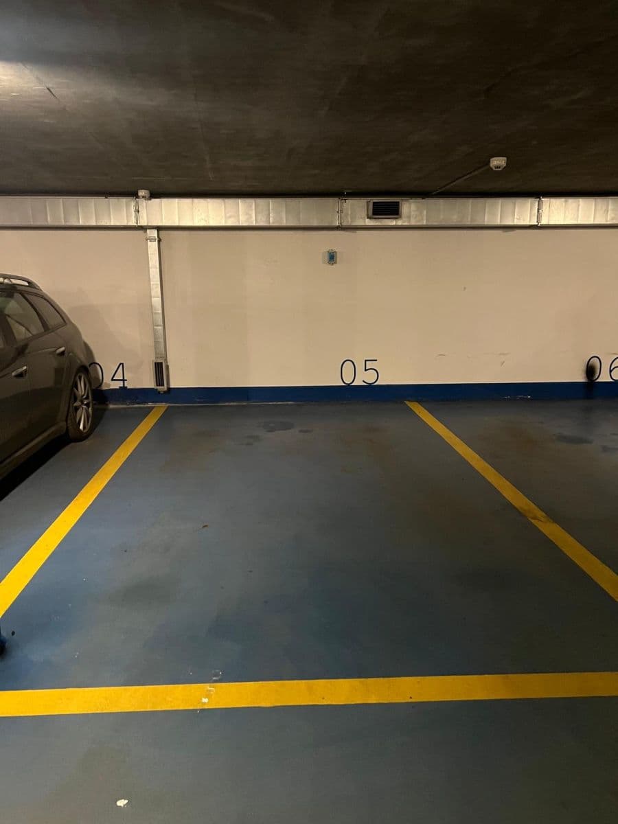 garage to rent, 12 m², Kamenická, Prague, Prague garage to rent, 12 m², Kamenická, Prague, Prague