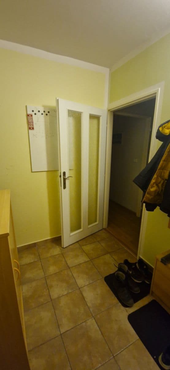 3 bedroom with open-plan kitchen flat to rent, 92 m², Chabařovická, Prague, Prague 3 bedroom with open-plan kitchen flat to rent, 92 m², Chabařovická, Prague, Prague