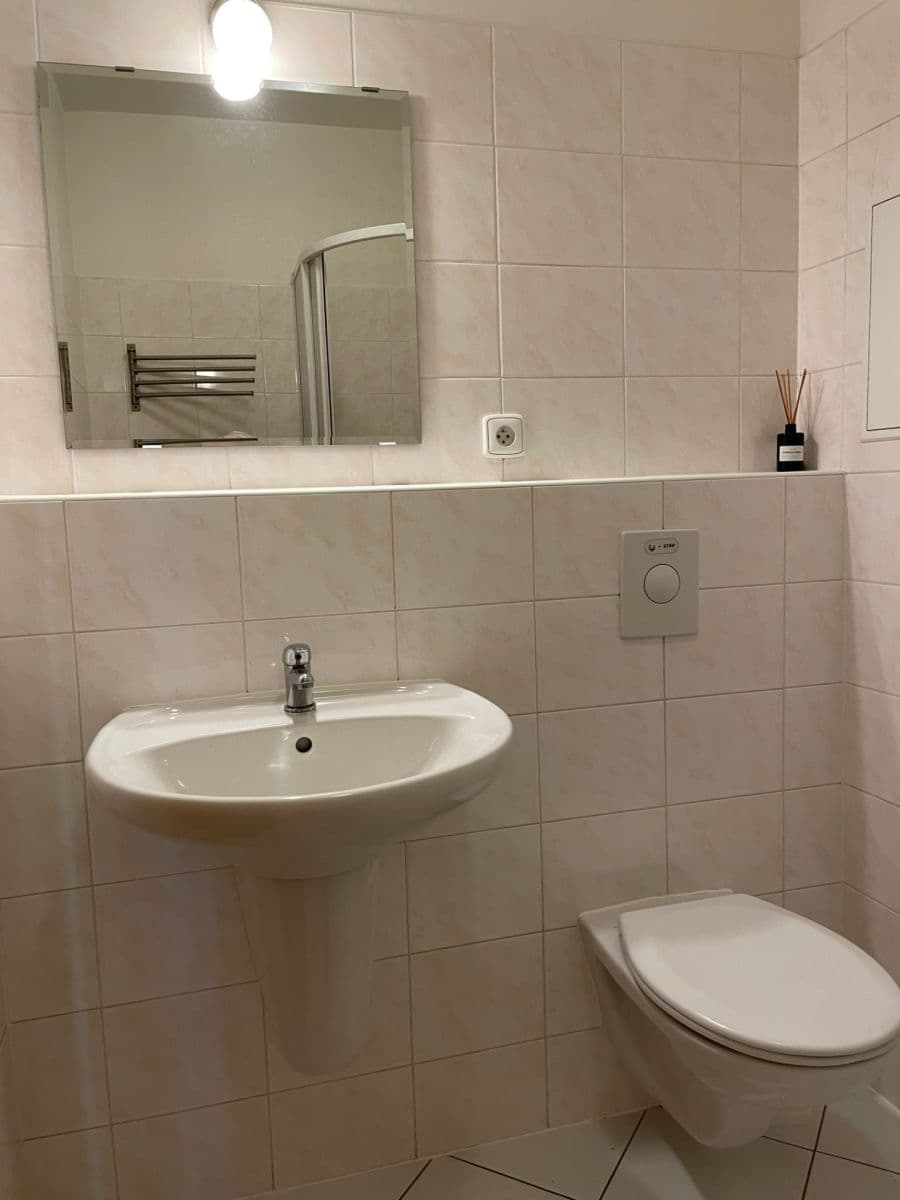 Studio flat to rent, 37 m², Ve Slatinách, Prague, Prague Studio flat to rent, 37 m², Ve Slatinách, Prague, Prague