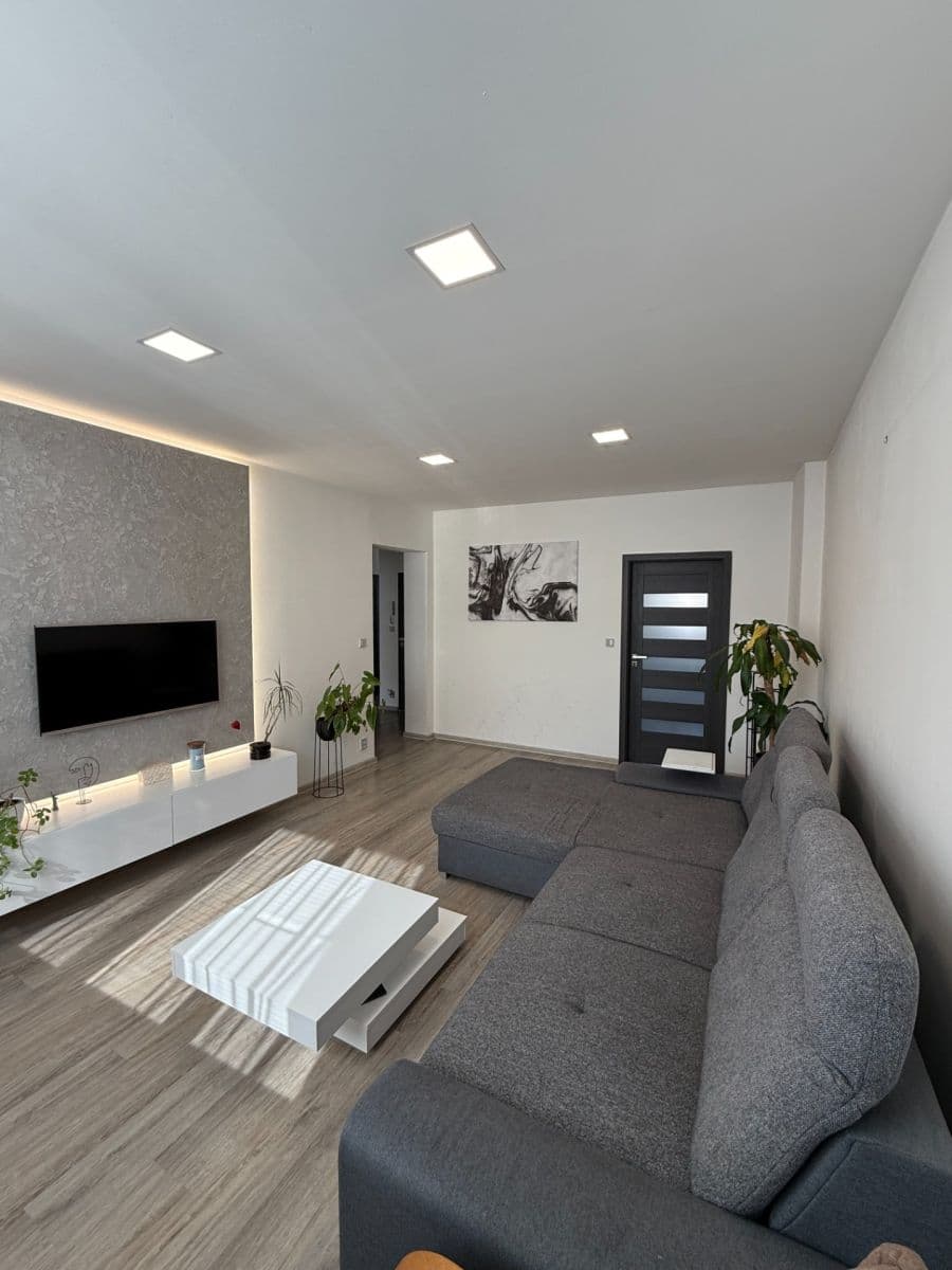 3 bedroom flat for sale, 72 m², Zarámí, Zlín, Zlínský Region 3 bedroom flat for sale, 72 m², Zarámí, Zlín, Zlínský Region