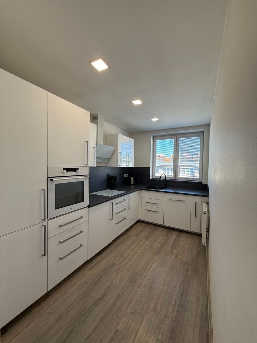 3 bedroom flat for sale, 72 m², Zarámí, Zlín, Zlínský Region 3 bedroom flat for sale, 72 m², Zarámí, Zlín, Zlínský Region