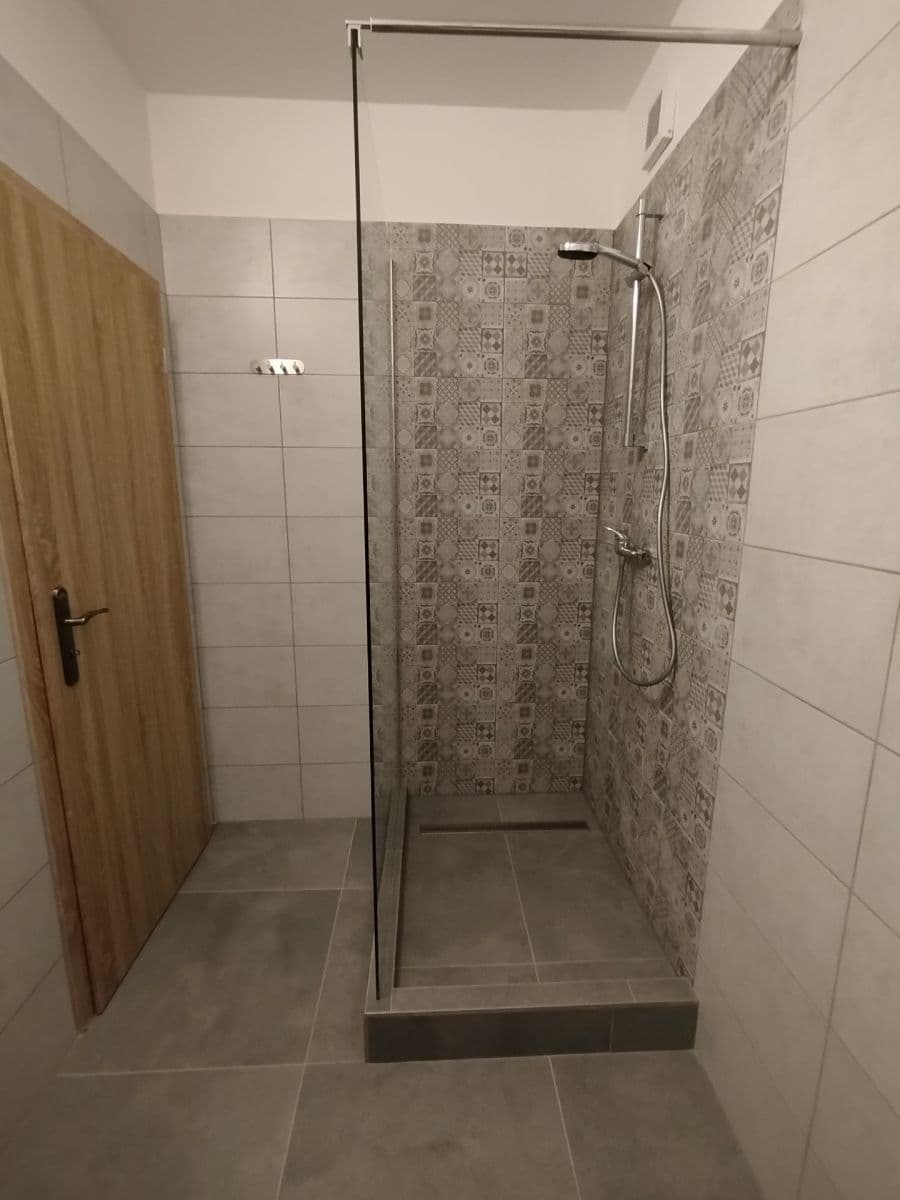 2 bedroom flat to rent, 62 m², V Podhájí, Veleň, Středočeský Region 2 bedroom flat to rent, 62 m², V Podhájí, Veleň, Středočeský Region