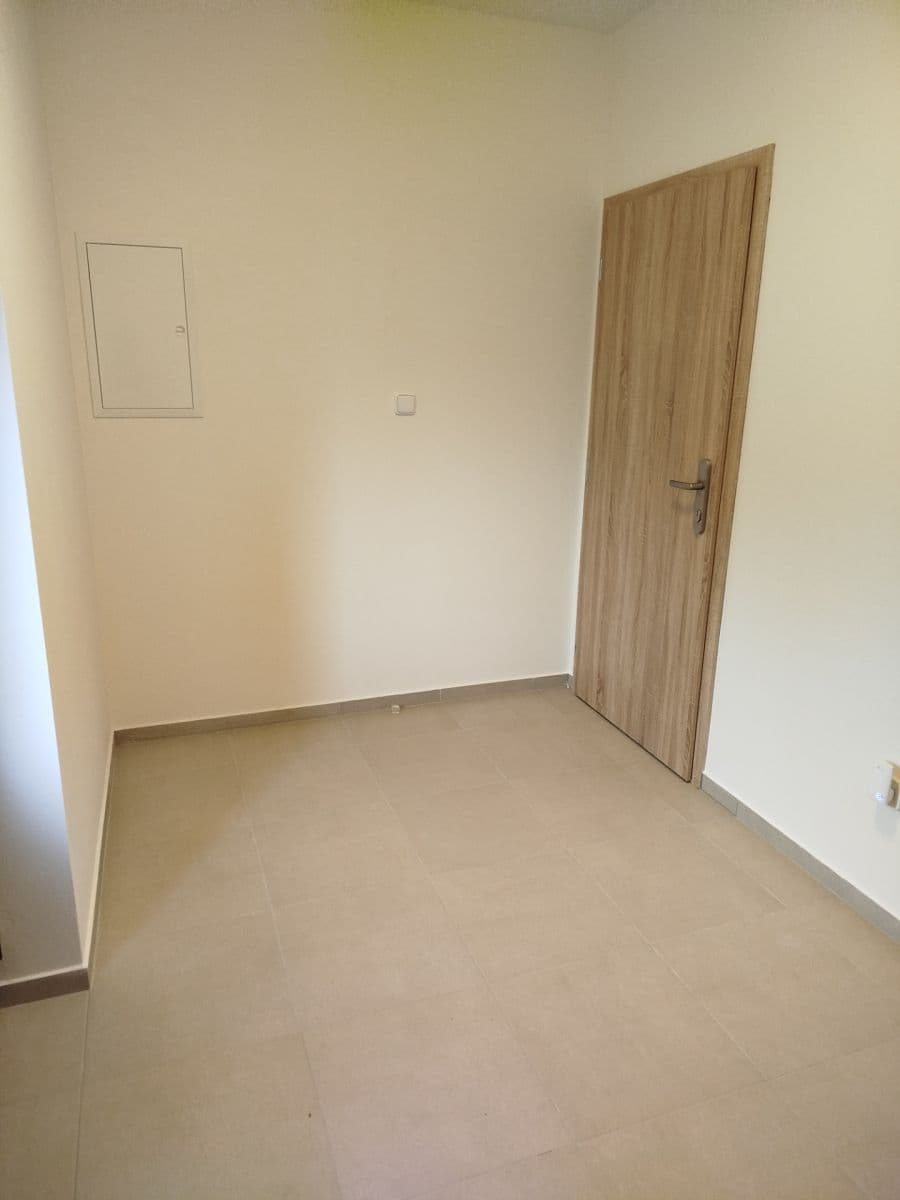 2 bedroom flat to rent, 62 m², V Podhájí, Veleň, Středočeský Region 2 bedroom flat to rent, 62 m², V Podhájí, Veleň, Středočeský Region