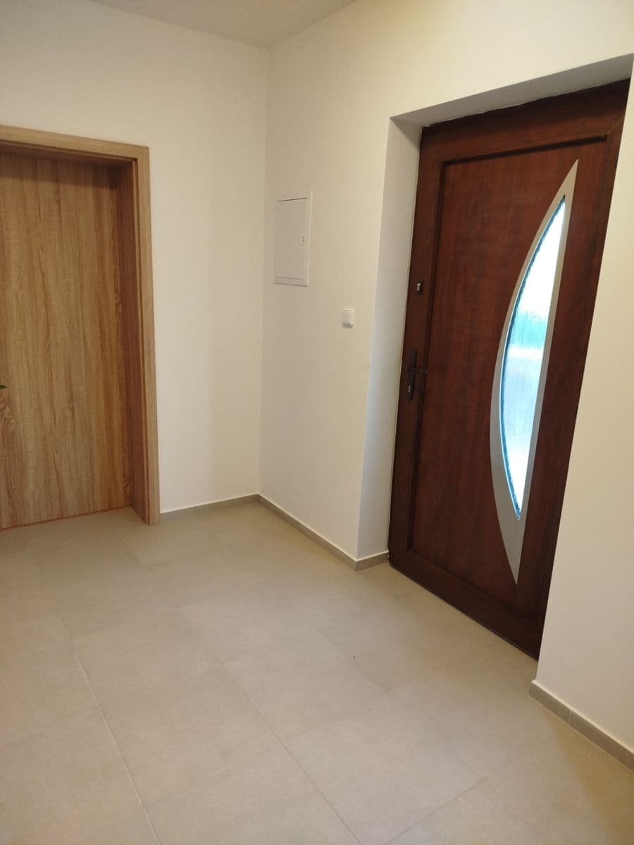 2 bedroom flat to rent, 62 m², V Podhájí, Veleň, Středočeský Region 2 bedroom flat to rent, 62 m², V Podhájí, Veleň, Středočeský Region