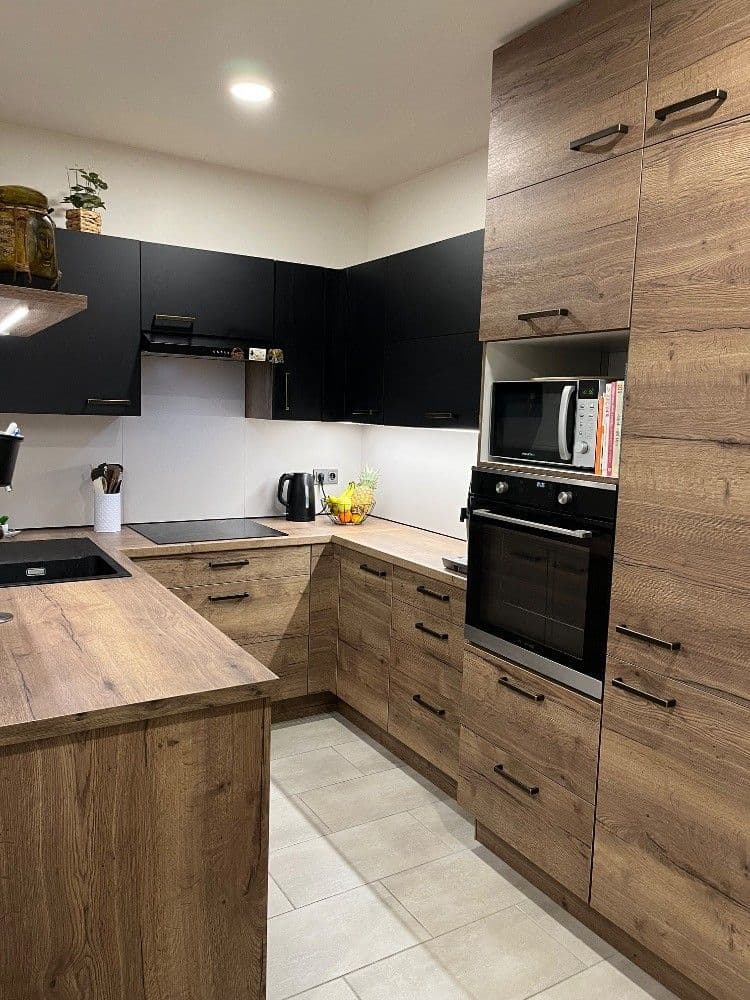 1 bedroom with open-plan kitchen flat to rent, 68 m², Dubinská, Pardubice, Pardubický Region 1 bedroom with open-plan kitchen flat to rent, 68 m², Dubinská, Pardubice, Pardubický Region