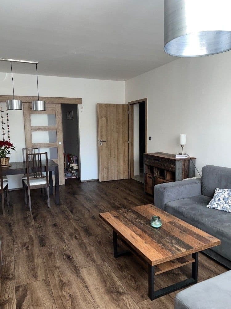 1 bedroom with open-plan kitchen flat to rent, 68 m², Dubinská, Pardubice, Pardubický Region 1 bedroom with open-plan kitchen flat to rent, 68 m², Dubinská, Pardubice, Pardubický Region