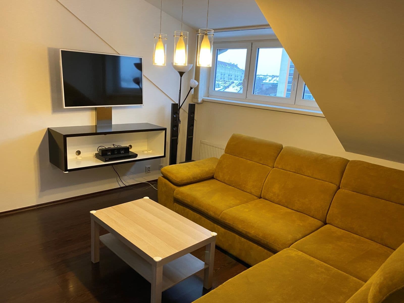 1 bedroom with open-plan kitchen flat to rent, 68 m², Gutova, Prague, Prague 1 bedroom with open-plan kitchen flat to rent, 68 m², Gutova, Prague, Prague