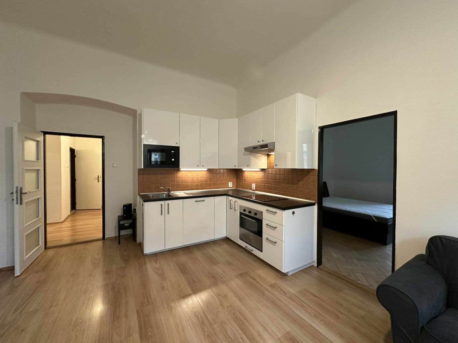 2 bedroom with open-plan kitchen flat to rent, 94 m², Šumavská, Prague, Prague 2 bedroom with open-plan kitchen flat to rent, 94 m², Šumavská, Prague, Prague