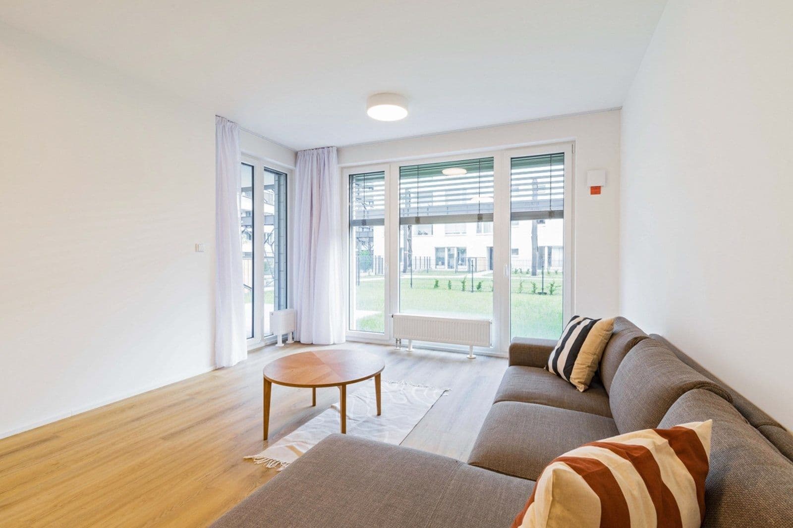 2 bedroom with open-plan kitchen flat to rent, 92 m², Vrbenského, Prague, Prague 2 bedroom with open-plan kitchen flat to rent, 92 m², Vrbenského, Prague, Prague