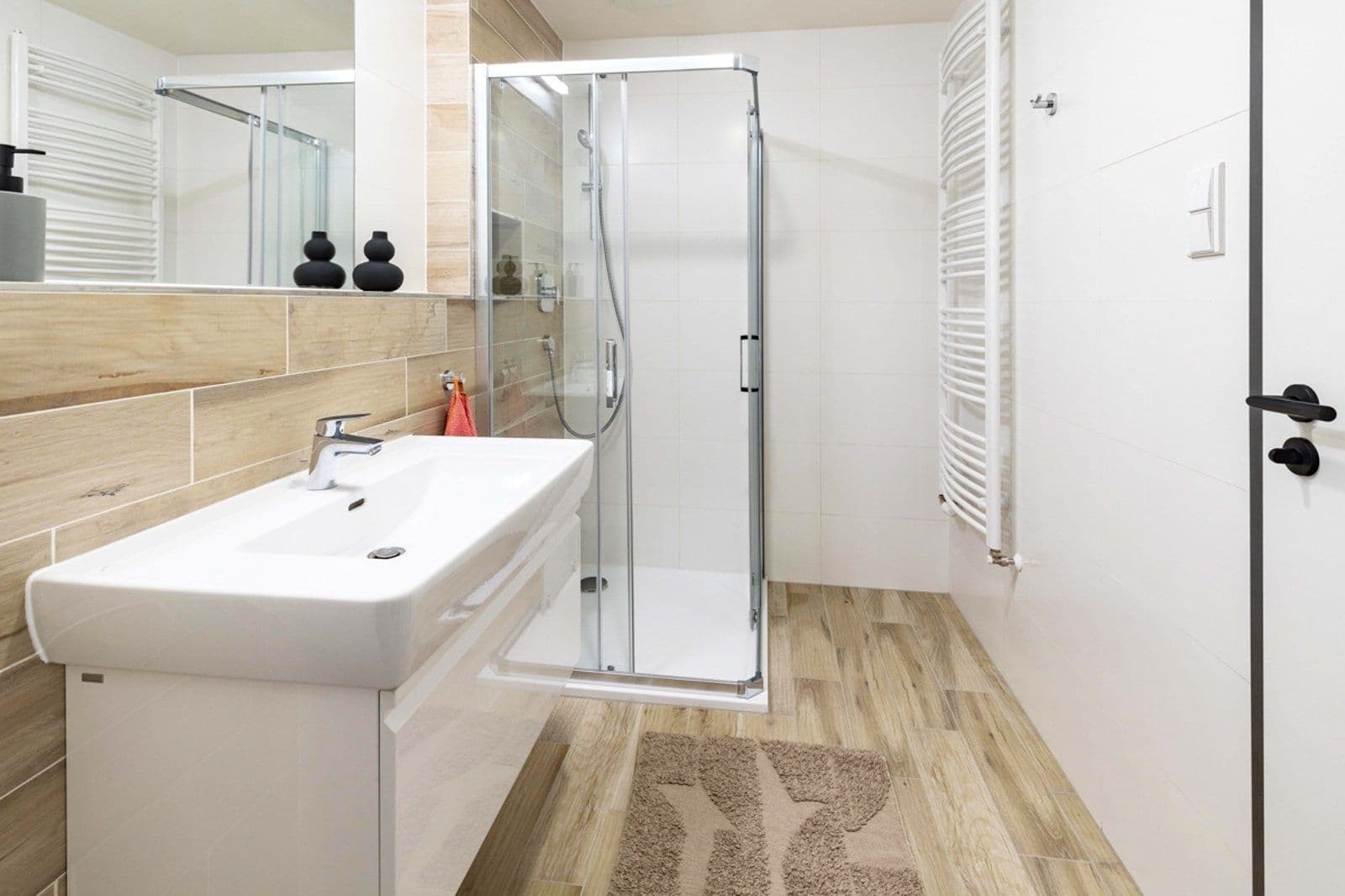2 bedroom with open-plan kitchen flat to rent, 92 m², Vrbenského, Prague, Prague 2 bedroom with open-plan kitchen flat to rent, 92 m², Vrbenského, Prague, Prague