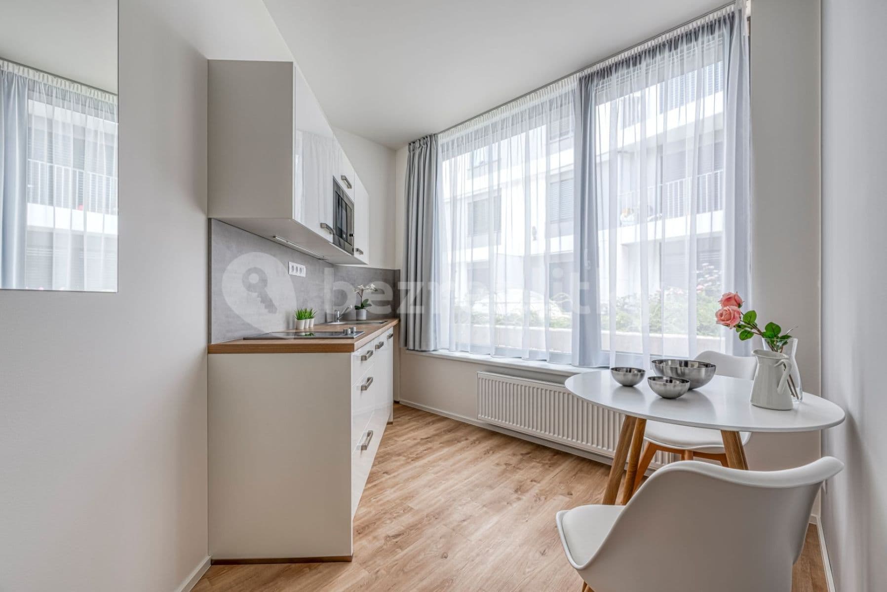 Studio flat to rent, 30 m², Mukařovského, Prague, Prague Studio flat to rent, 30 m², Mukařovského, Prague, Prague