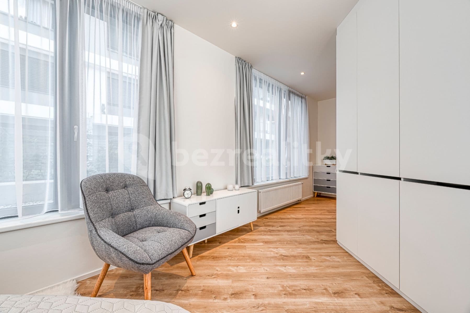 Studio flat to rent, 30 m², Mukařovského, Prague, Prague Studio flat to rent, 30 m², Mukařovského, Prague, Prague
