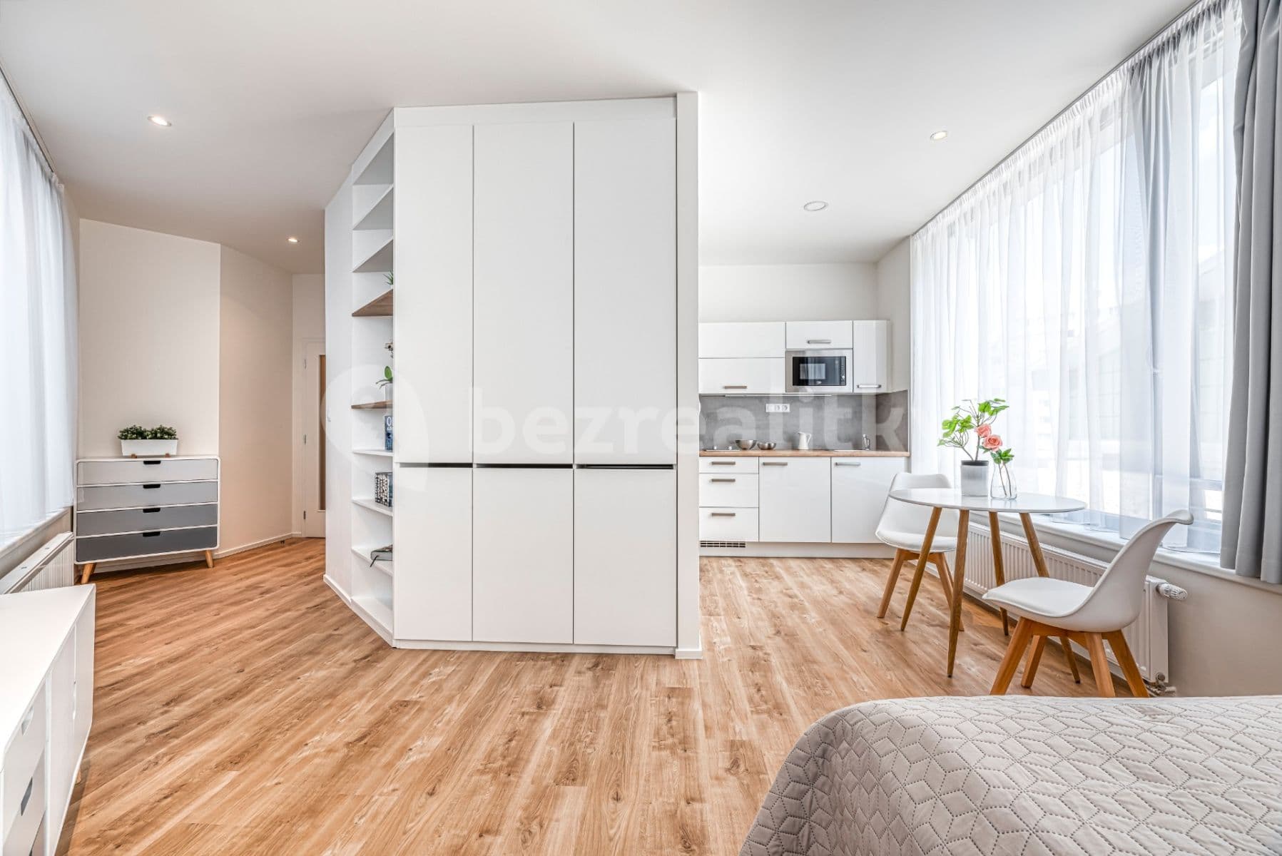 Studio flat to rent, 30 m², Mukařovského, Prague, Prague Studio flat to rent, 30 m², Mukařovského, Prague, Prague