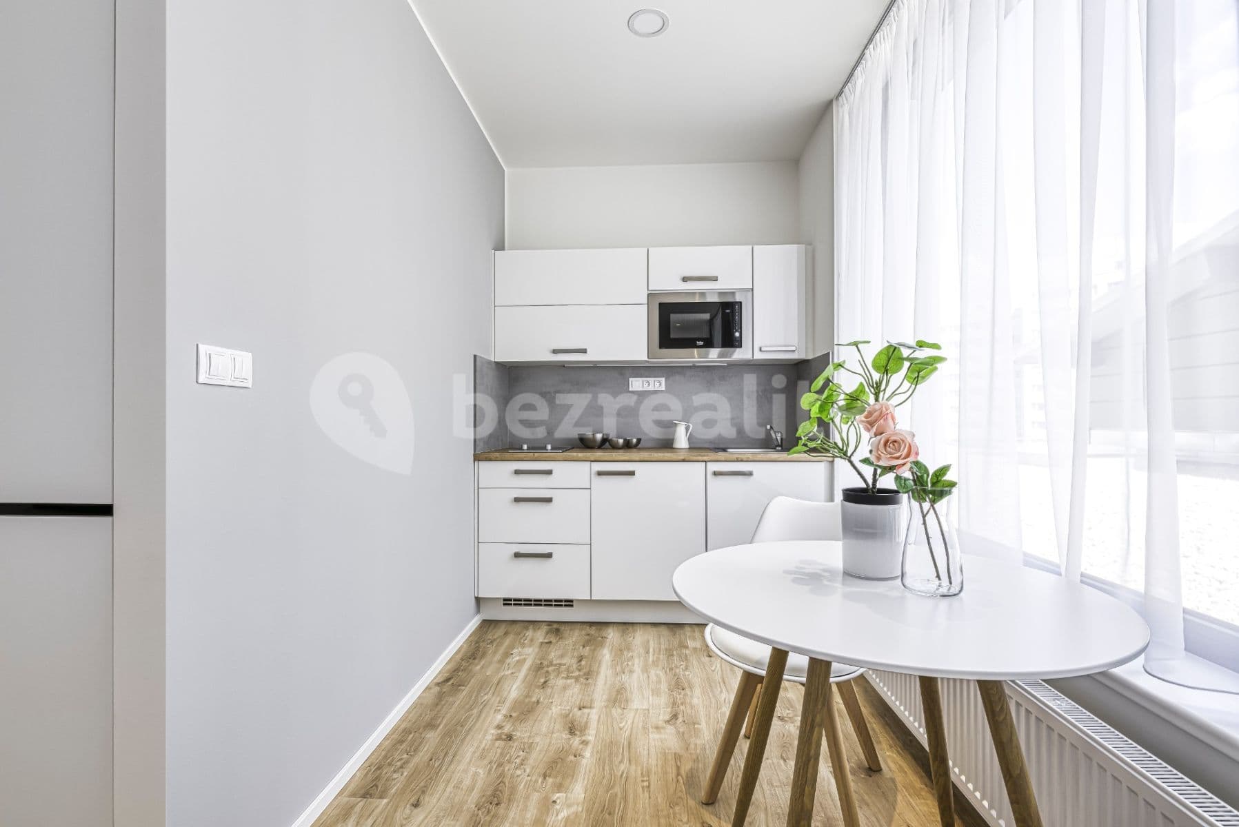 Studio flat to rent, 30 m², Mukařovského, Prague, Prague Studio flat to rent, 30 m², Mukařovského, Prague, Prague