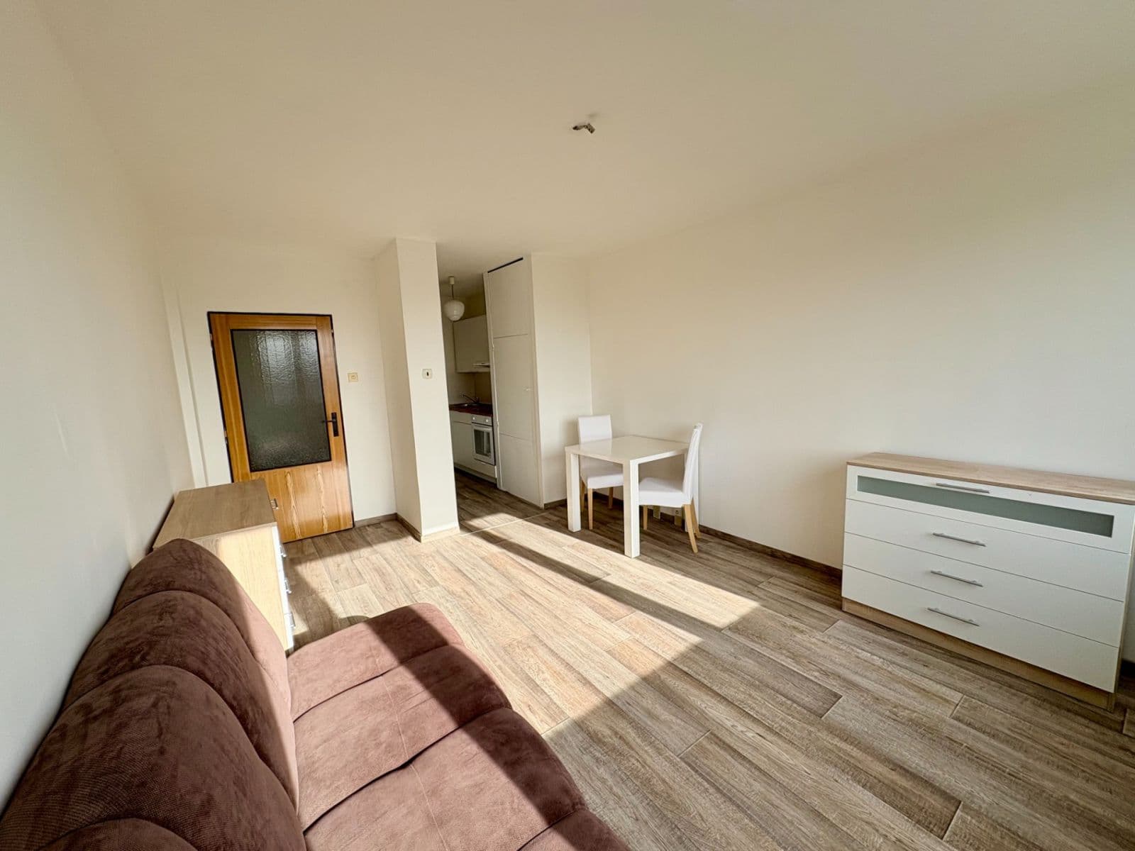 1 bedroom with open-plan kitchen flat to rent, 46 m², Bajkonurská, Prague, Prague 1 bedroom with open-plan kitchen flat to rent, 46 m², Bajkonurská, Prague, Prague