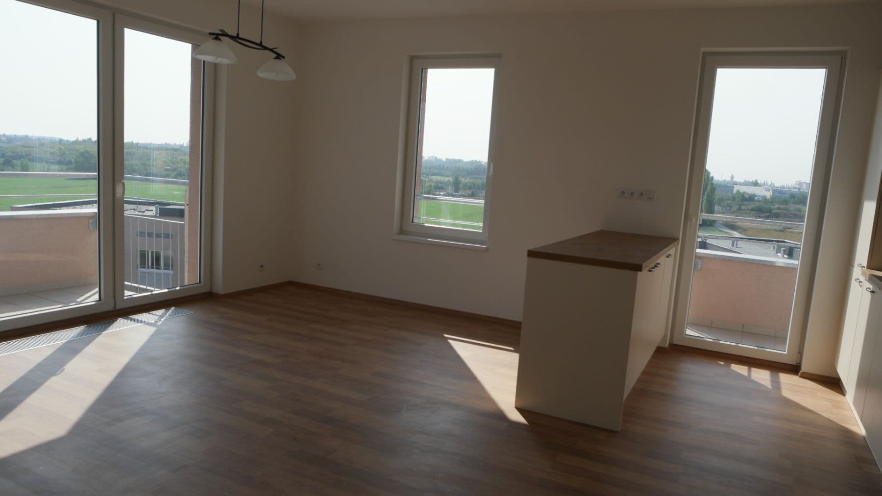 2 bedroom with open-plan kitchen flat to rent, 83 m², Kadečkové, Prague, Prague 2 bedroom with open-plan kitchen flat to rent, 83 m², Kadečkové, Prague, Prague