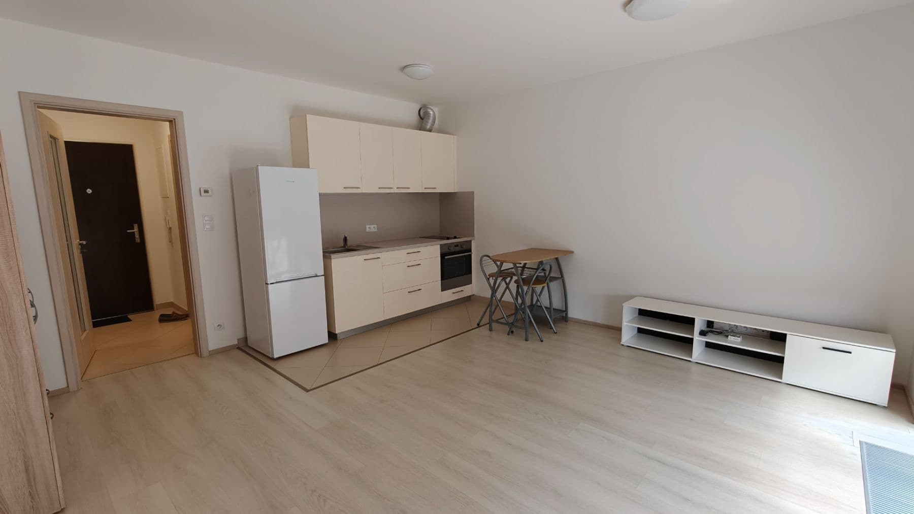 Studio flat to rent, 34 m², Toufarova, Prague, Prague Studio flat to rent, 34 m², Toufarova, Prague, Prague