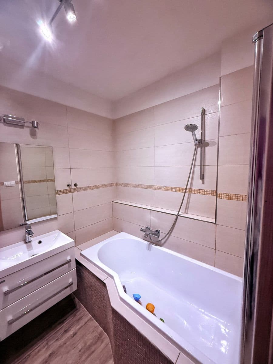 2 bedroom flat to rent, 63 m², Patočkova, Prague, Prague 2 bedroom flat to rent, 63 m², Patočkova, Prague, Prague