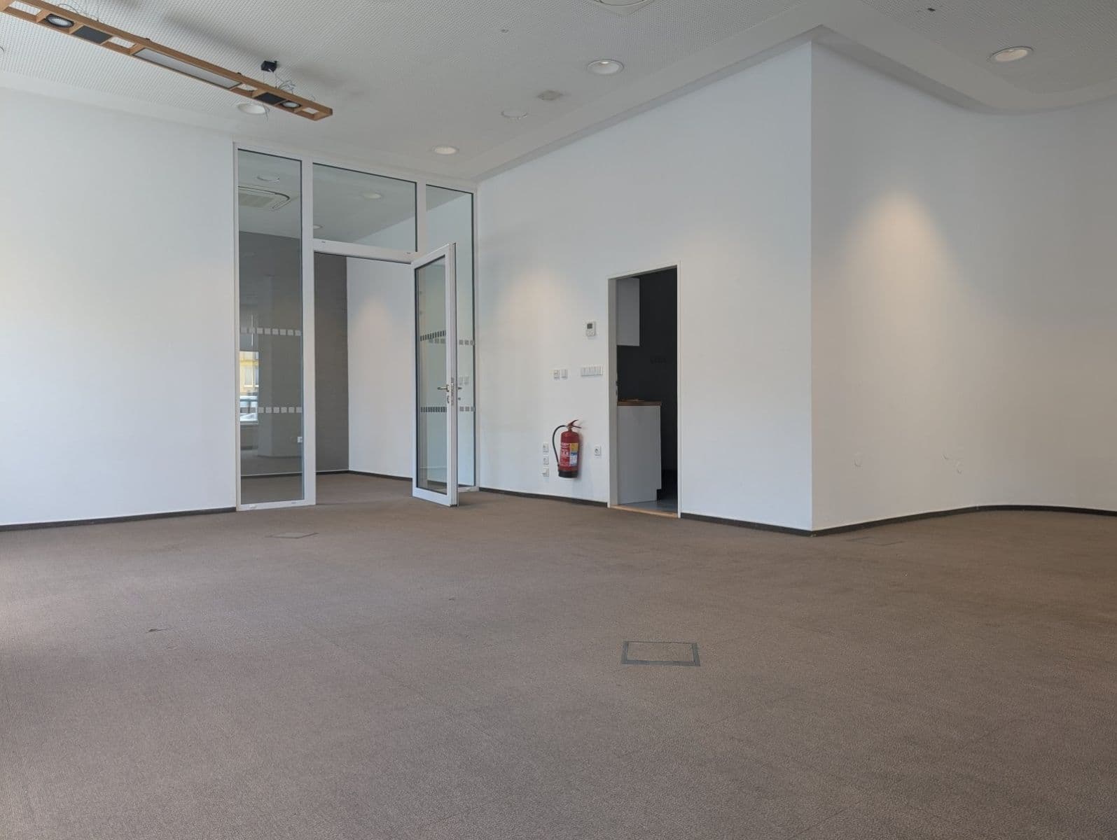 office to rent, 141 m², tř. Osvobození, Karviná, Moravskoslezský Region office to rent, 141 m², tř. Osvobození, Karviná, Moravskoslezský Region