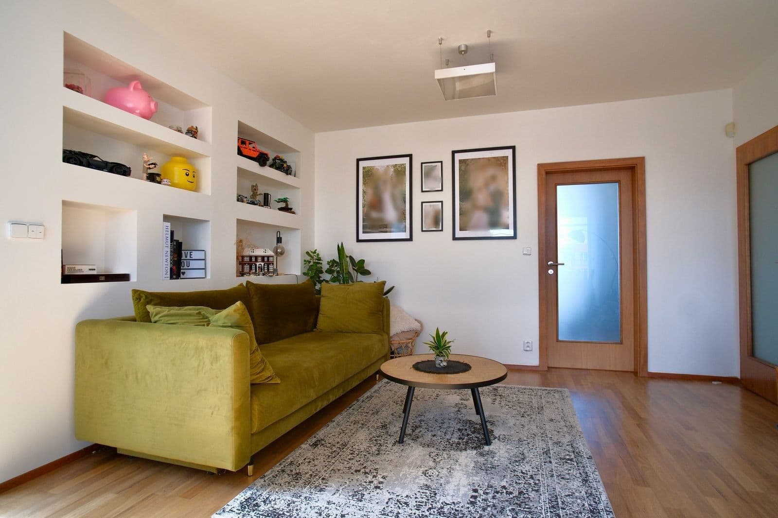 3 bedroom with open-plan kitchen flat to rent, 99 m², Milotická, Prague, Prague 3 bedroom with open-plan kitchen flat to rent, 99 m², Milotická, Prague, Prague