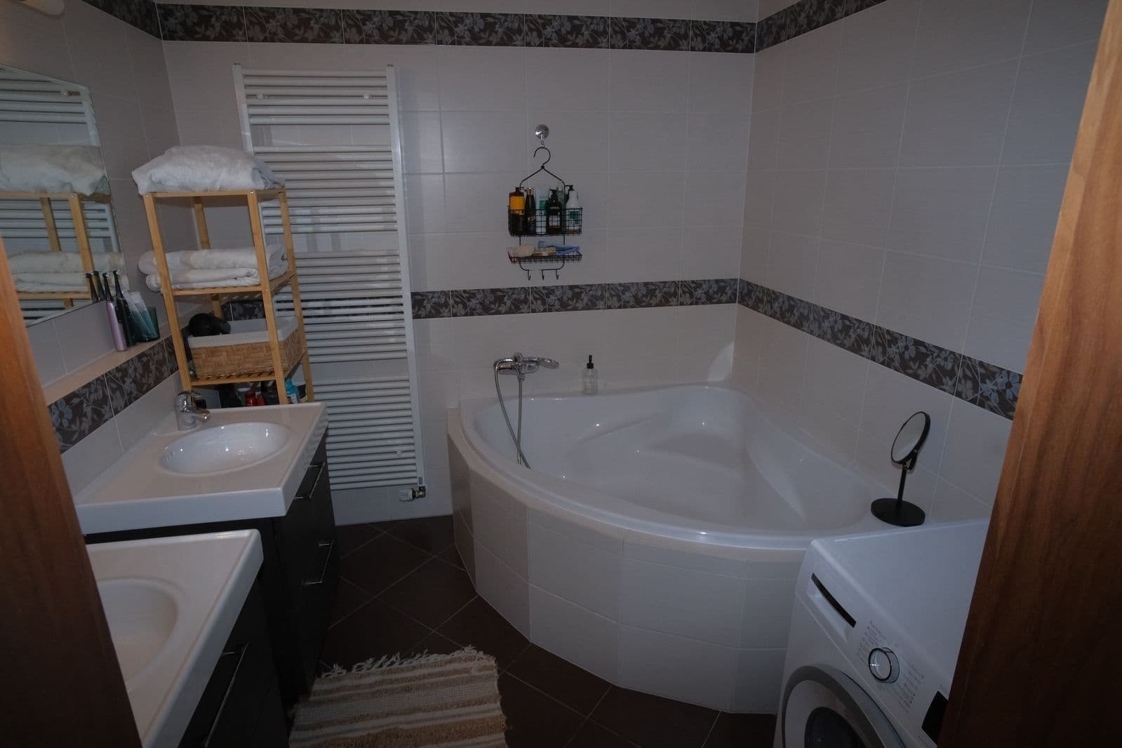 3 bedroom with open-plan kitchen flat to rent, 99 m², Milotická, Prague, Prague 3 bedroom with open-plan kitchen flat to rent, 99 m², Milotická, Prague, Prague