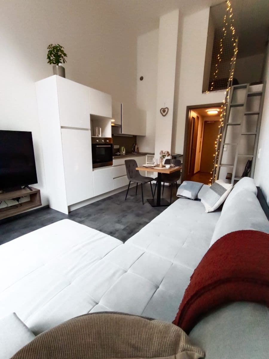 Studio flat to rent, 34 m², Hartigova, Prague, Prague Studio flat to rent, 34 m², Hartigova, Prague, Prague
