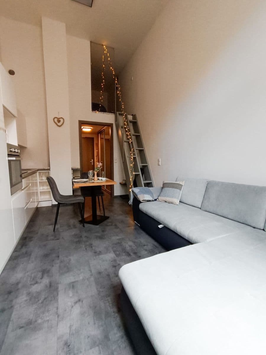 Studio flat to rent, 34 m², Hartigova, Prague, Prague Studio flat to rent, 34 m², Hartigova, Prague, Prague