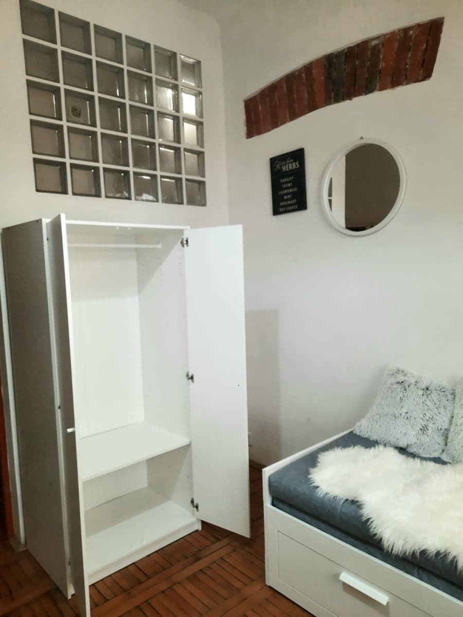 Studio flat to rent, 23 m², Vlkova, Prague, Prague Studio flat to rent, 23 m², Vlkova, Prague, Prague