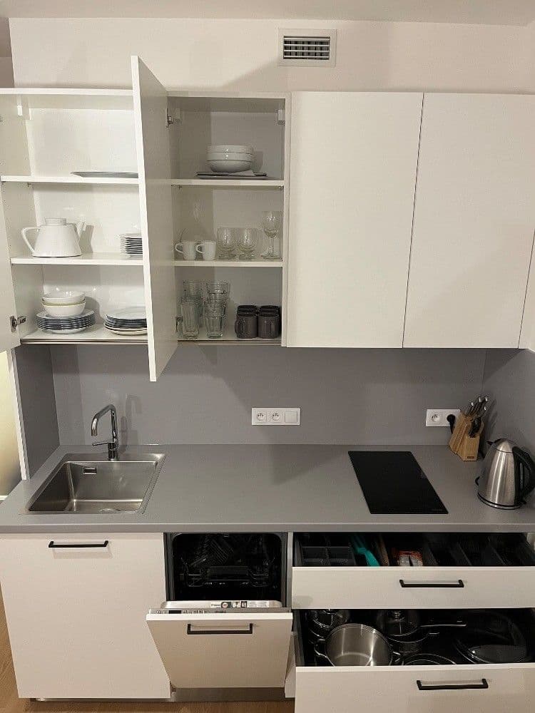 Studio flat to rent, 32 m², Poděbradská, Prague, Prague Studio flat to rent, 32 m², Poděbradská, Prague, Prague