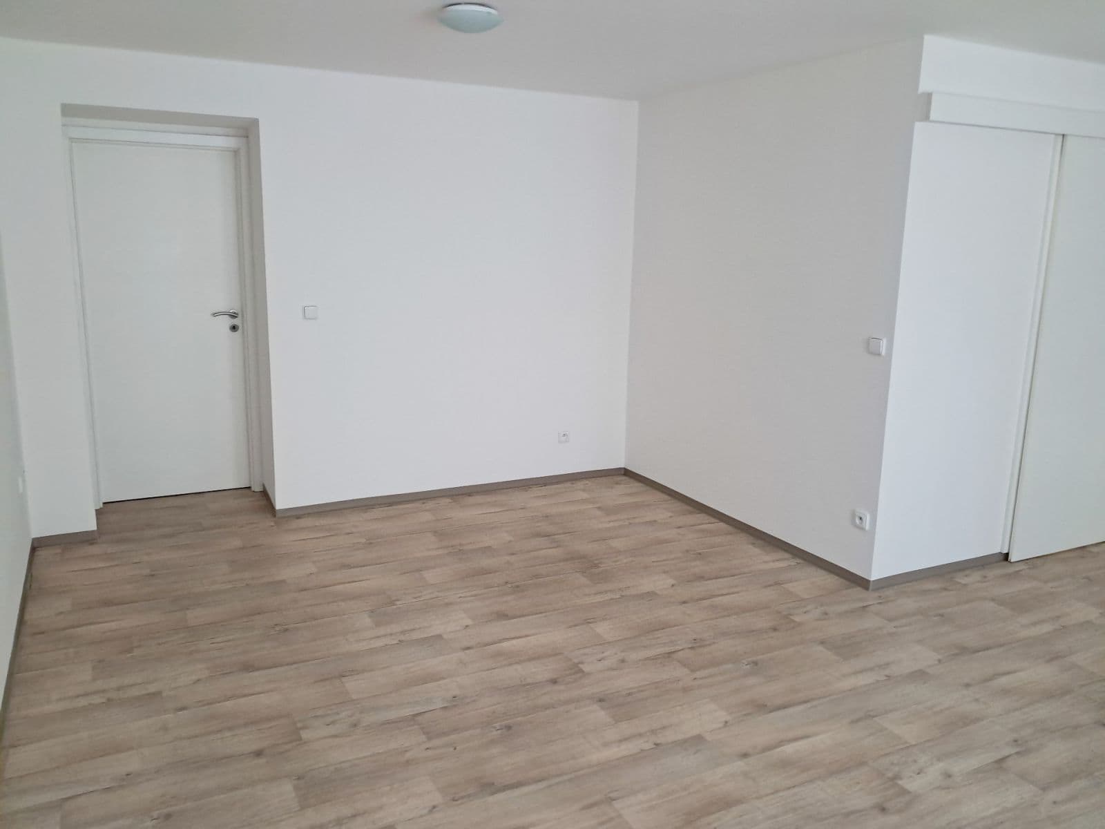 1 bedroom with open-plan kitchen flat to rent, 47 m², Karáskovo náměstí, Brno, Jihomoravský Region 1 bedroom with open-plan kitchen flat to rent, 47 m², Karáskovo náměstí, Brno, Jihomoravský Region