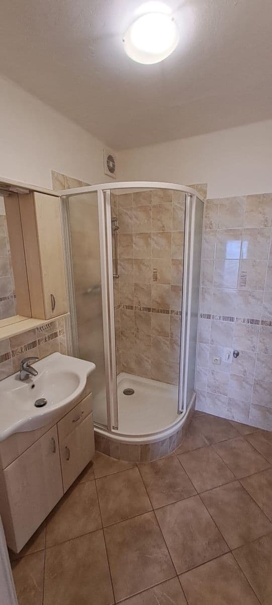 3 bedroom flat to rent, 76 m², Nový Bydžov, Královéhradecký Region 3 bedroom flat to rent, 76 m², Nový Bydžov, Královéhradecký Region