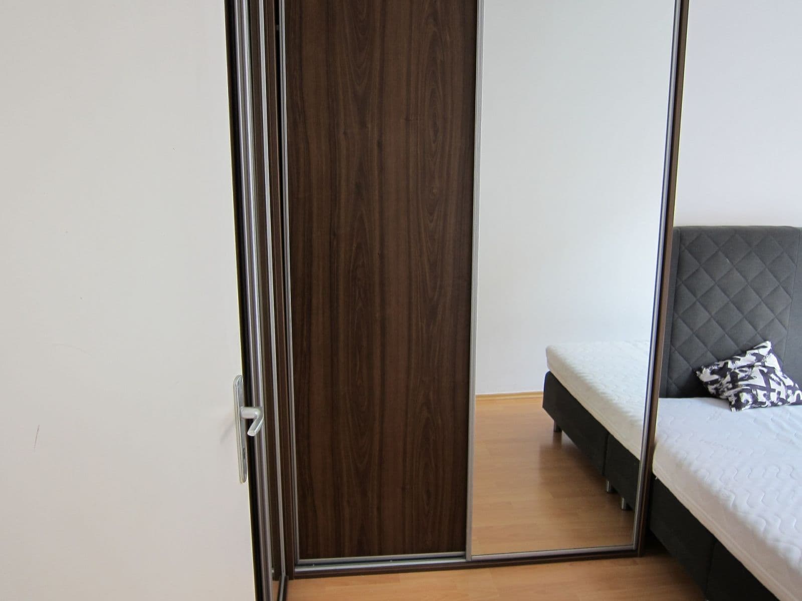 1 bedroom with open-plan kitchen flat to rent, 36 m², Hnězdenská, Prague, Prague 1 bedroom with open-plan kitchen flat to rent, 36 m², Hnězdenská, Prague, Prague