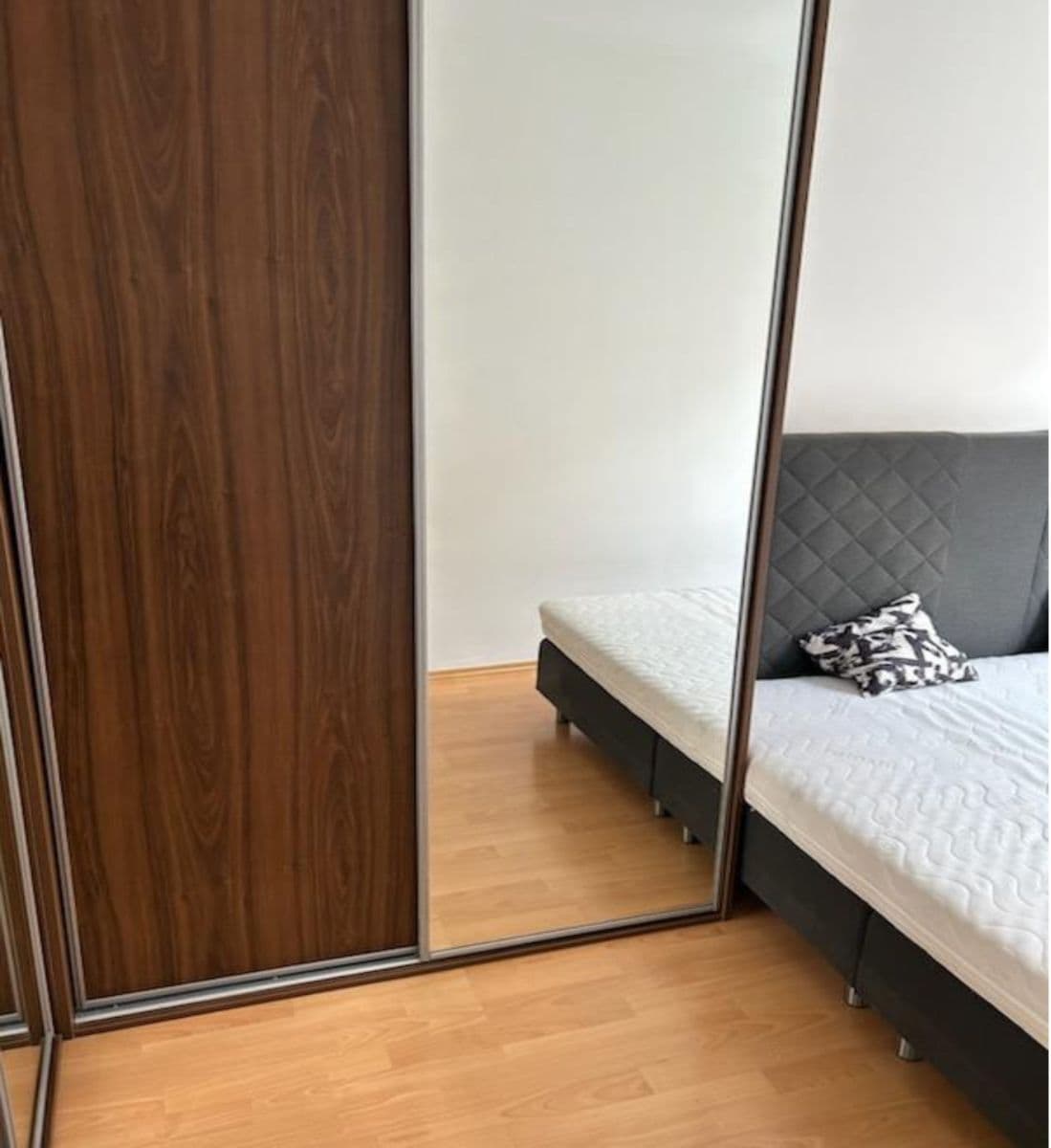 1 bedroom with open-plan kitchen flat to rent, 36 m², Hnězdenská, Prague, Prague 1 bedroom with open-plan kitchen flat to rent, 36 m², Hnězdenská, Prague, Prague