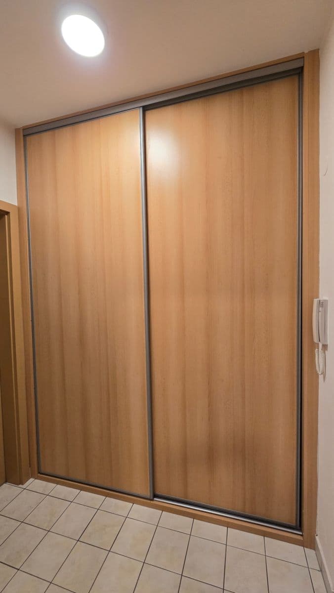 Studio flat to rent, 38 m², Padovská, Prague, Prague Studio flat to rent, 38 m², Padovská, Prague, Prague