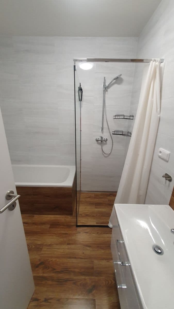 2 bedroom with open-plan kitchen flat to rent, 57 m², Novodvorská, Prague, Prague 2 bedroom with open-plan kitchen flat to rent, 57 m², Novodvorská, Prague, Prague