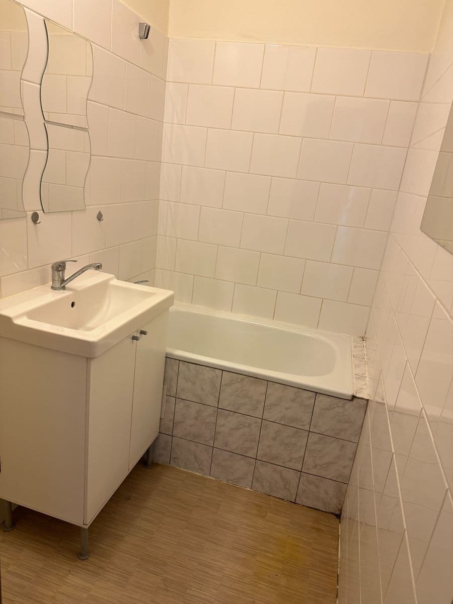 1 bedroom flat to rent, 38 m², Třeboradická, Prague, Prague 1 bedroom flat to rent, 38 m², Třeboradická, Prague, Prague