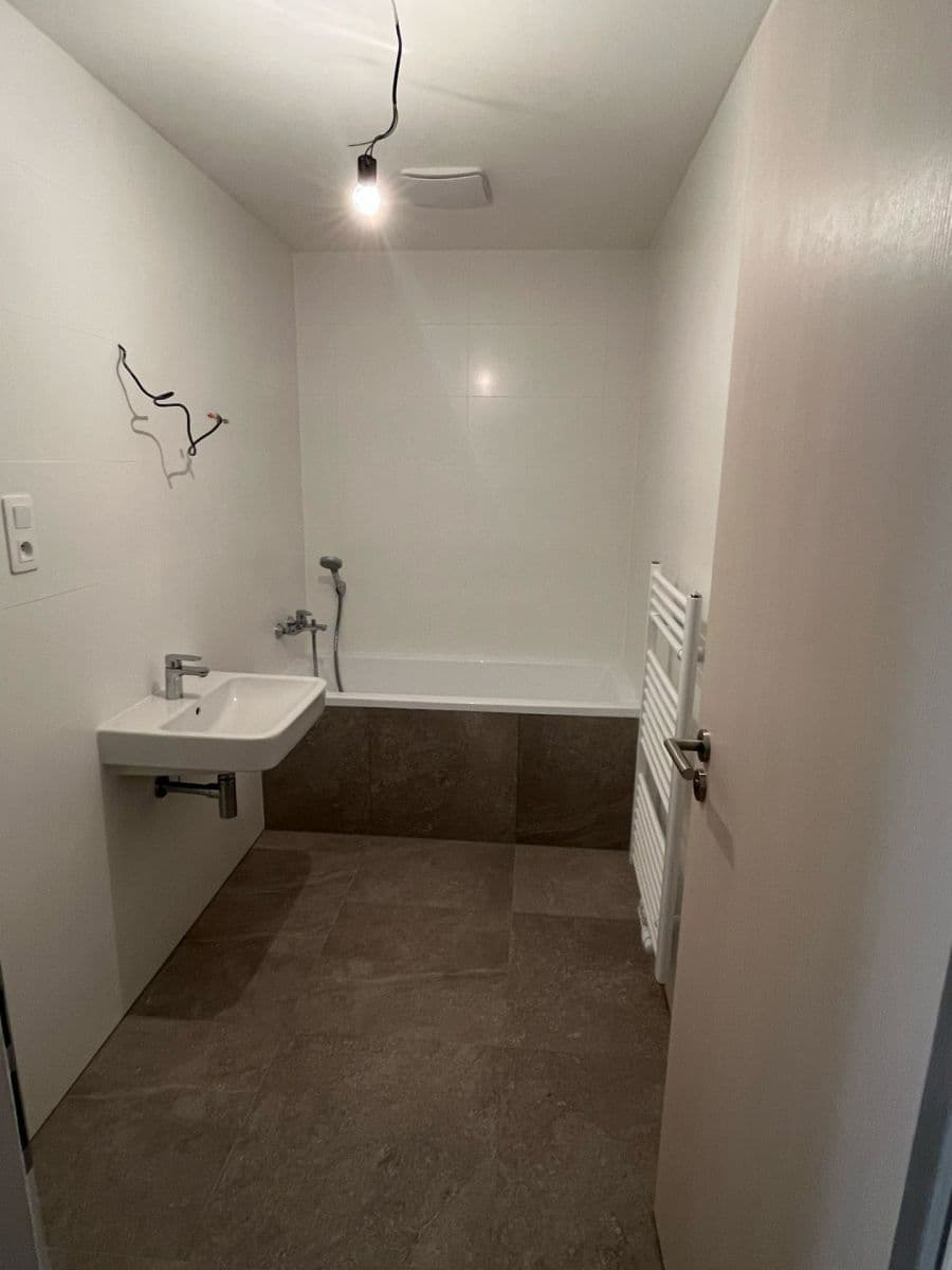 2 bedroom with open-plan kitchen flat to rent, 92 m², Trnkova, Brno, Jihomoravský Region 2 bedroom with open-plan kitchen flat to rent, 92 m², Trnkova, Brno, Jihomoravský Region