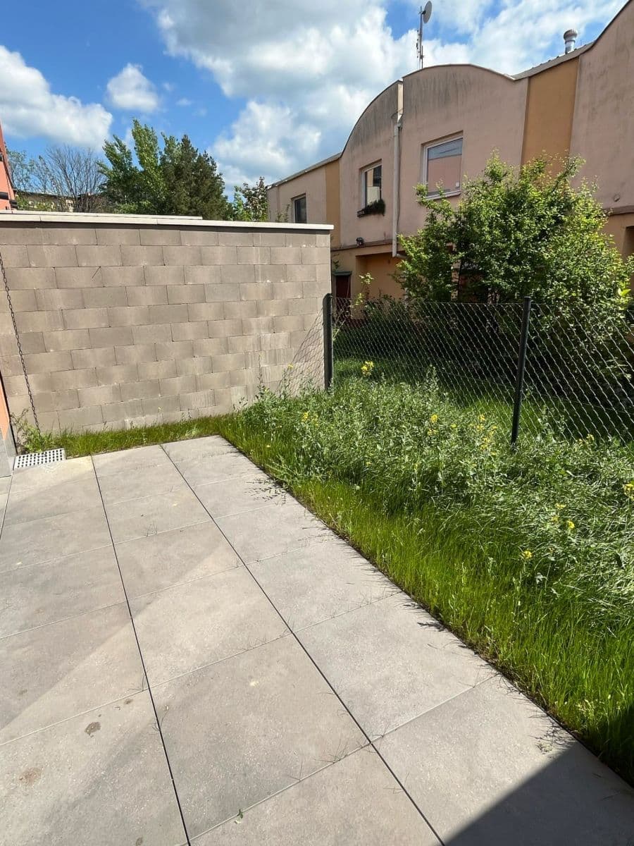 2 bedroom with open-plan kitchen flat to rent, 92 m², Trnkova, Brno, Jihomoravský Region 2 bedroom with open-plan kitchen flat to rent, 92 m², Trnkova, Brno, Jihomoravský Region