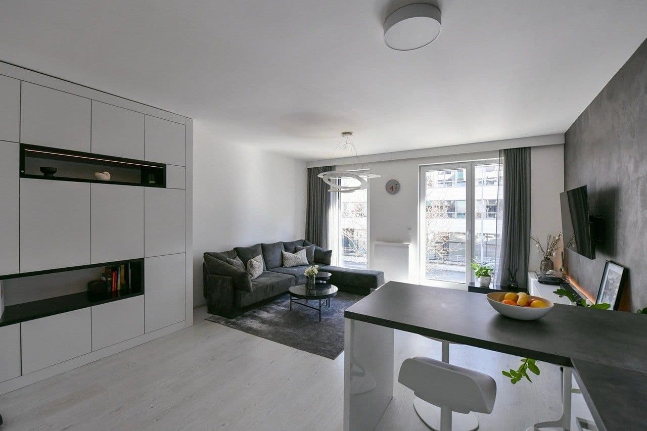 2 bedroom with open-plan kitchen flat to rent, 83 m², Petržílkova, Prague, Prague 2 bedroom with open-plan kitchen flat to rent, 83 m², Petržílkova, Prague, Prague