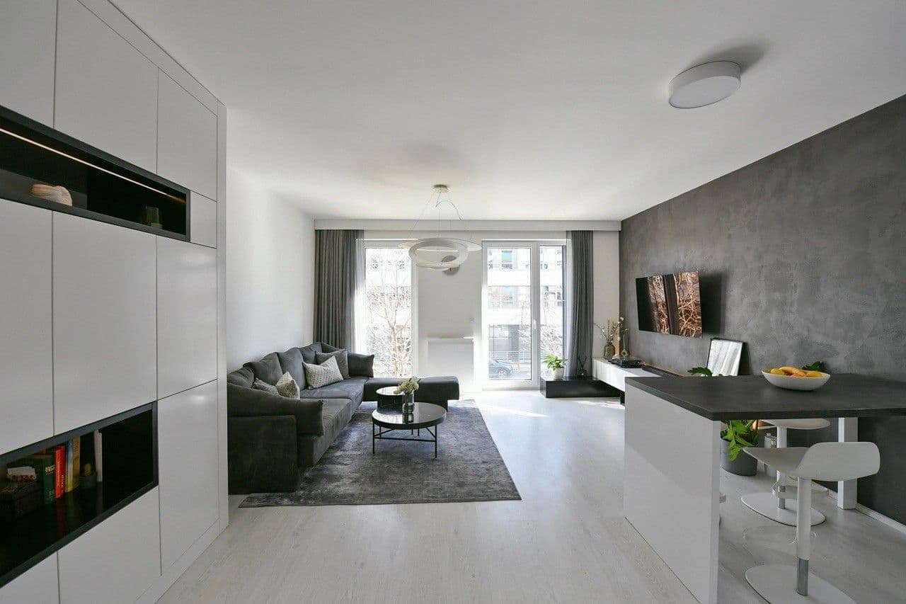 2 bedroom with open-plan kitchen flat to rent, 83 m², Petržílkova, Prague, Prague 2 bedroom with open-plan kitchen flat to rent, 83 m², Petržílkova, Prague, Prague