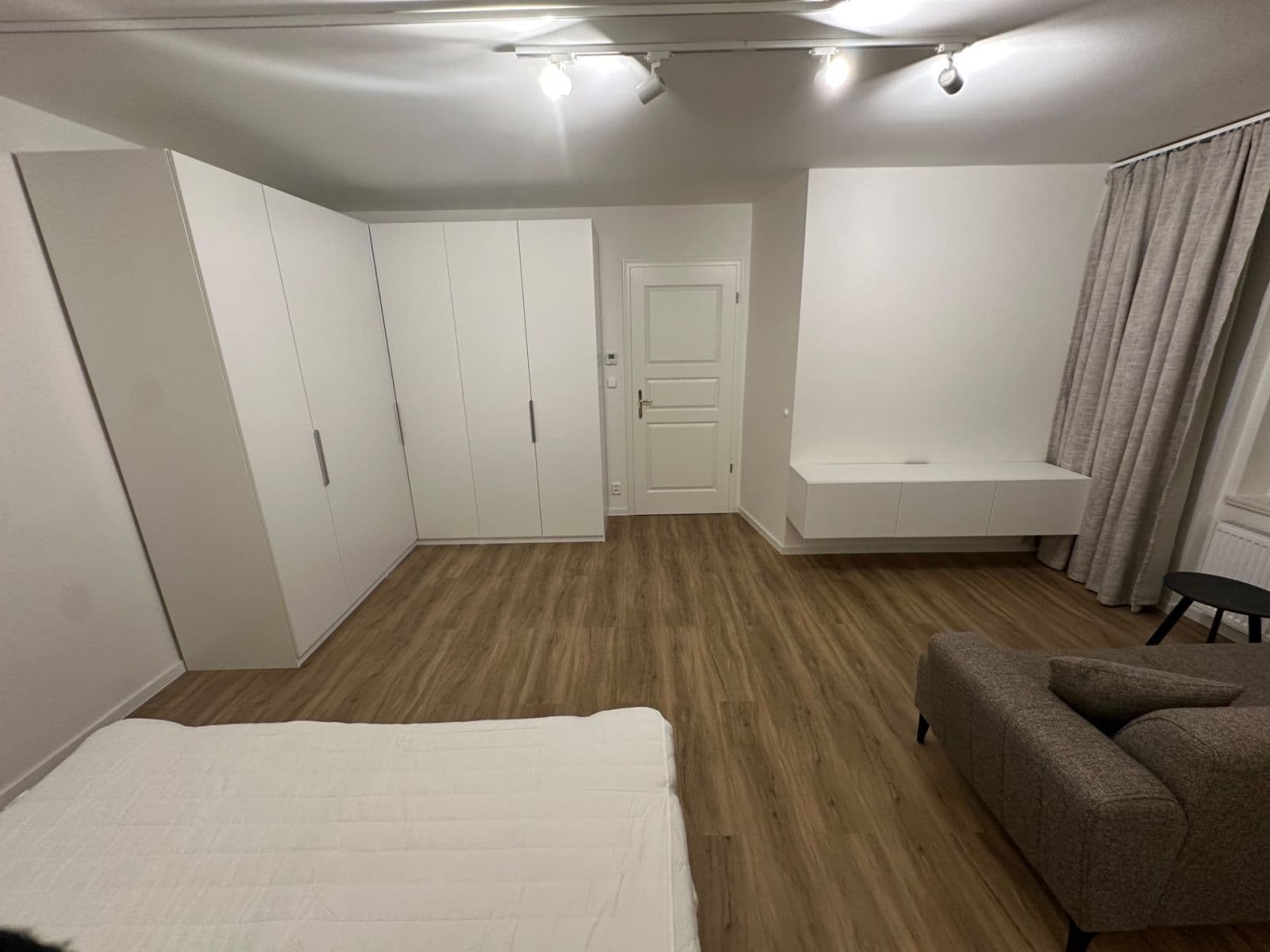 1 bedroom with open-plan kitchen flat to rent, 51 m², Libická, Prague, Prague 1 bedroom with open-plan kitchen flat to rent, 51 m², Libická, Prague, Prague