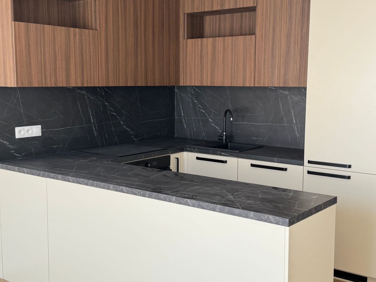 1 bedroom with open-plan kitchen flat to rent, 45 m², Chvalova, Prague, Prague 1 bedroom with open-plan kitchen flat to rent, 45 m², Chvalova, Prague, Prague